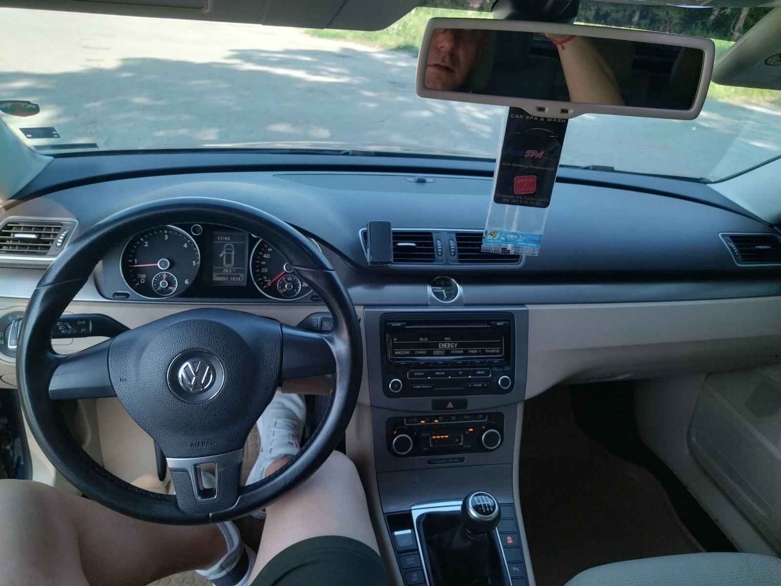 VW Passat 2.0 - изображение 5