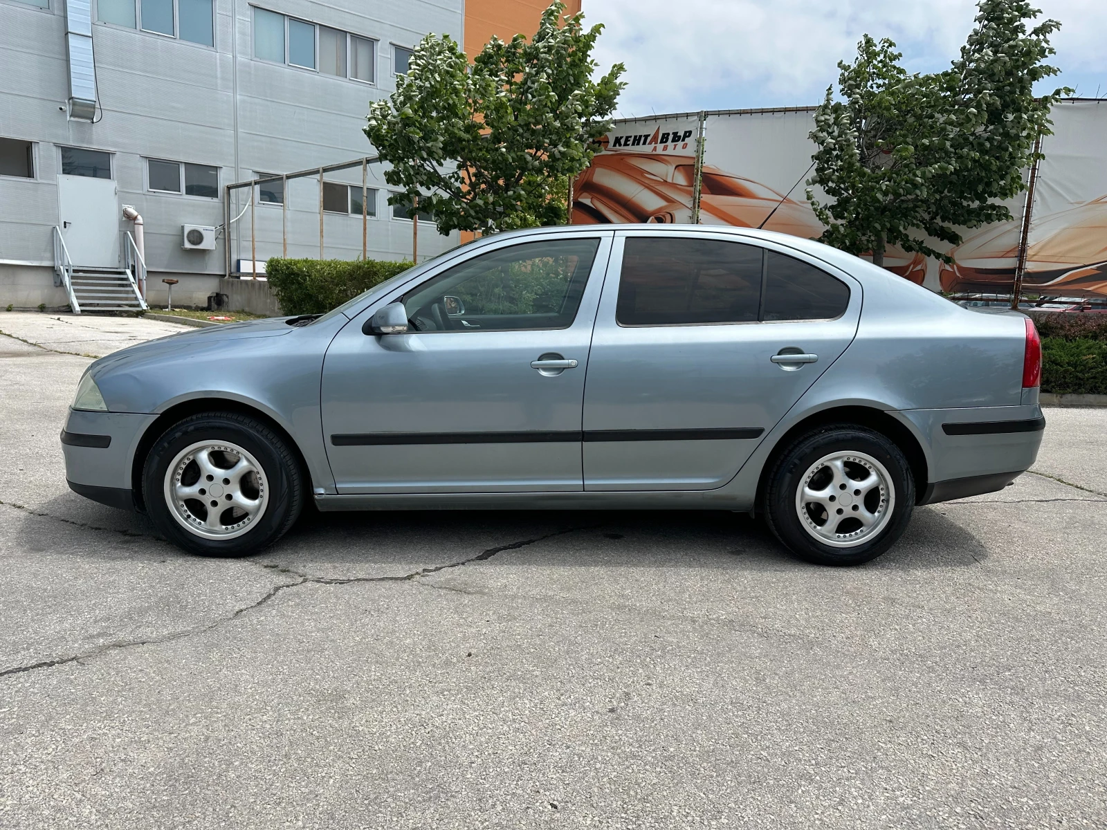 Skoda Octavia 1.9 TDI 105 к.с. DSG/Автоматик - изображение 2