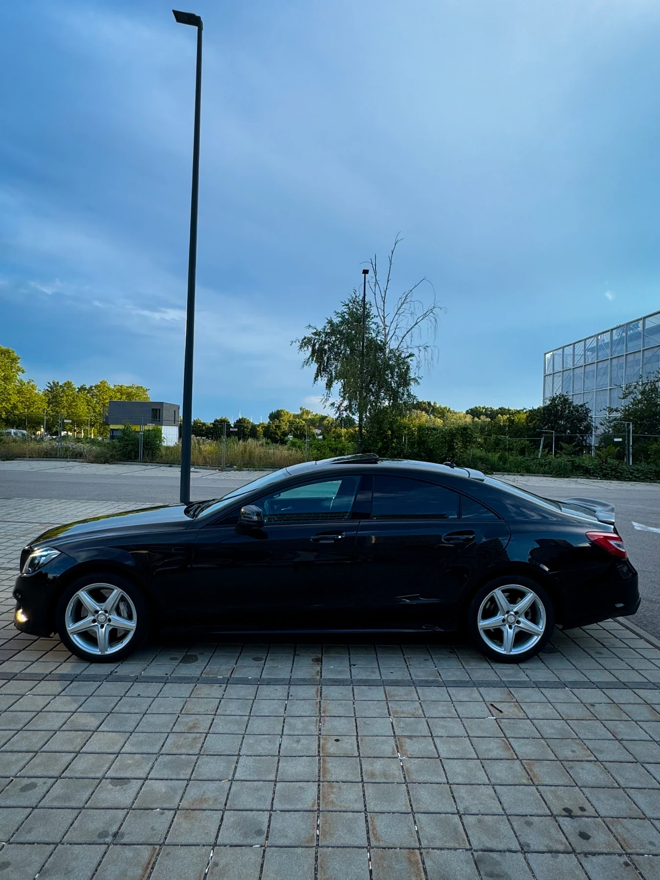 Mercedes-Benz CLS 500 AMG + /Harman/Facе/Обдухване/Подгрев/Шибедах/Черен - изображение 5