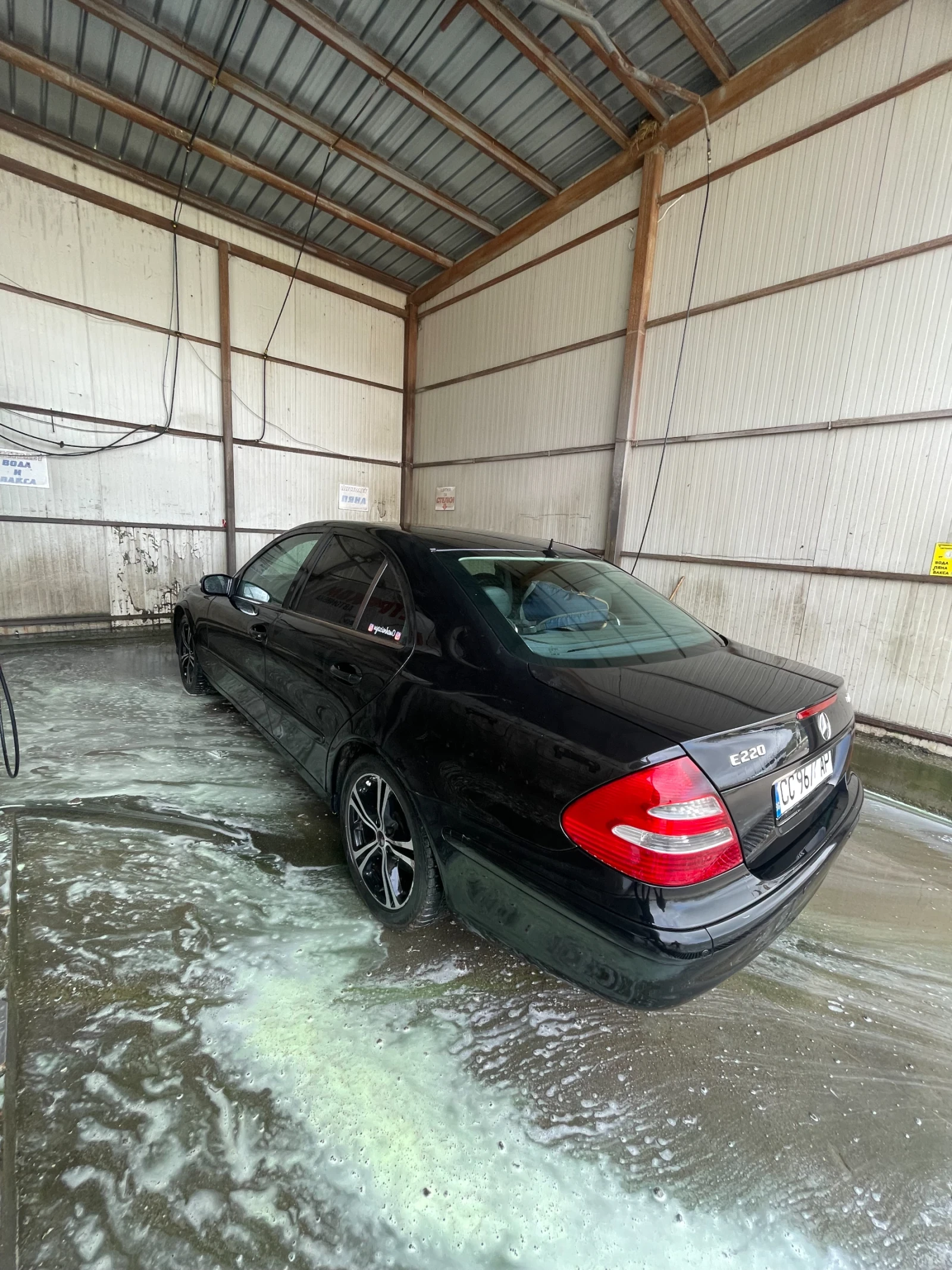 Mercedes-Benz E 220  - изображение 2
