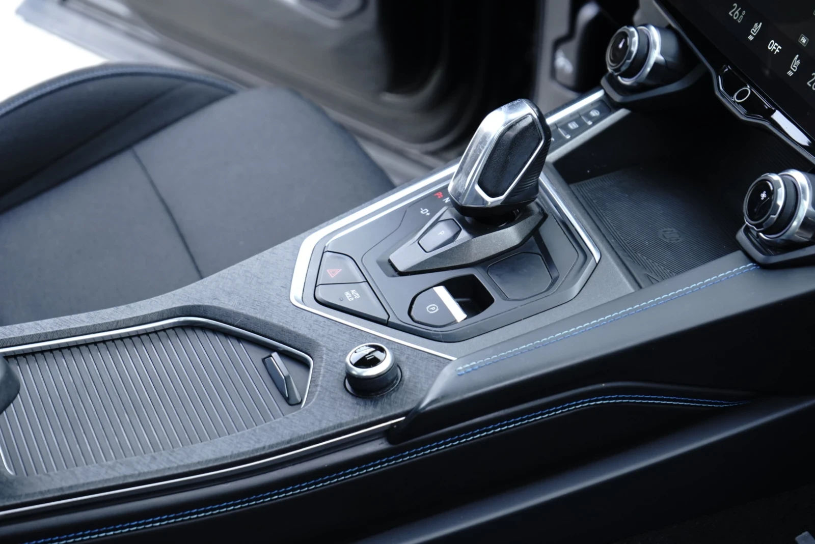 LynkCo 01 ����� ������ (HEV)   ������ + ������������ ����� | Mobile.bg � ����������� 11