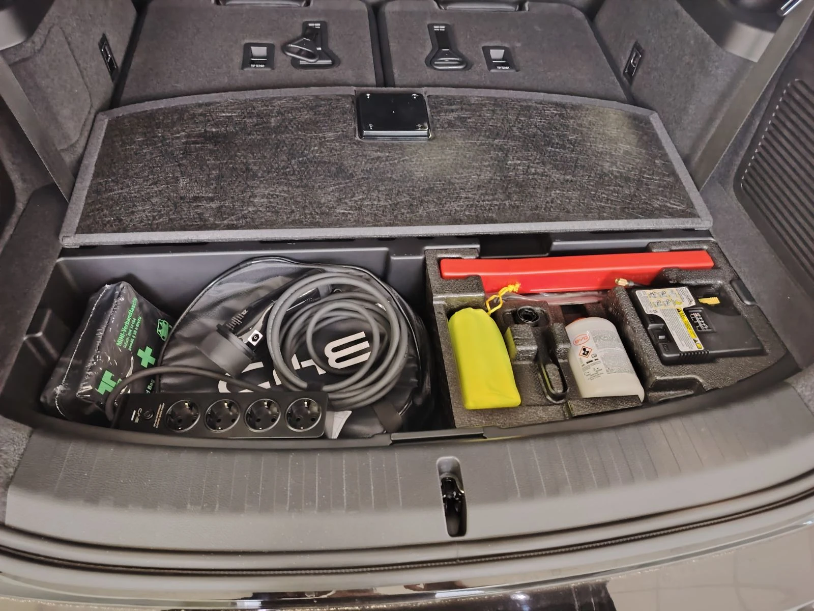 BYD Tang Tang II 517кс.108.8kWh, снимка 14 - Автомобили и джипове - 53809250