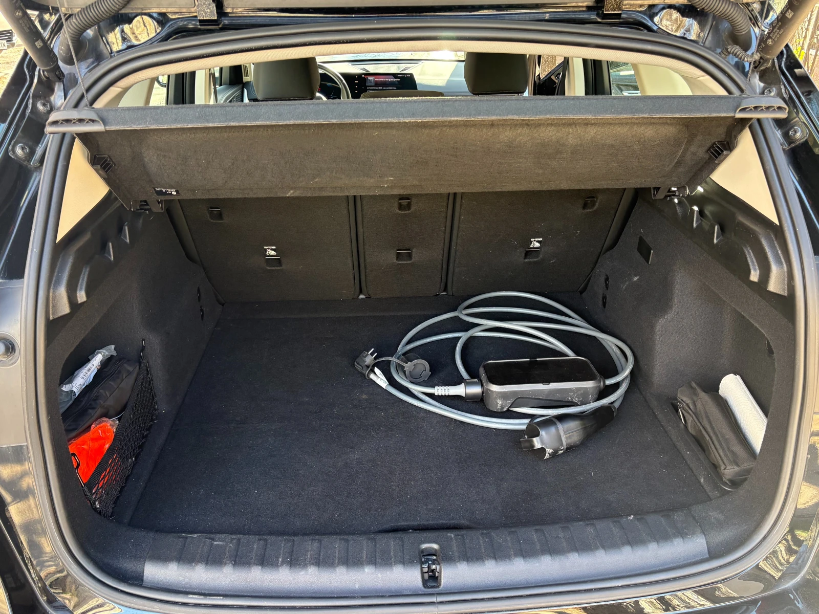 BMW iX1 4x4 , снимка 11 - Автомобили и джипове - 53830179