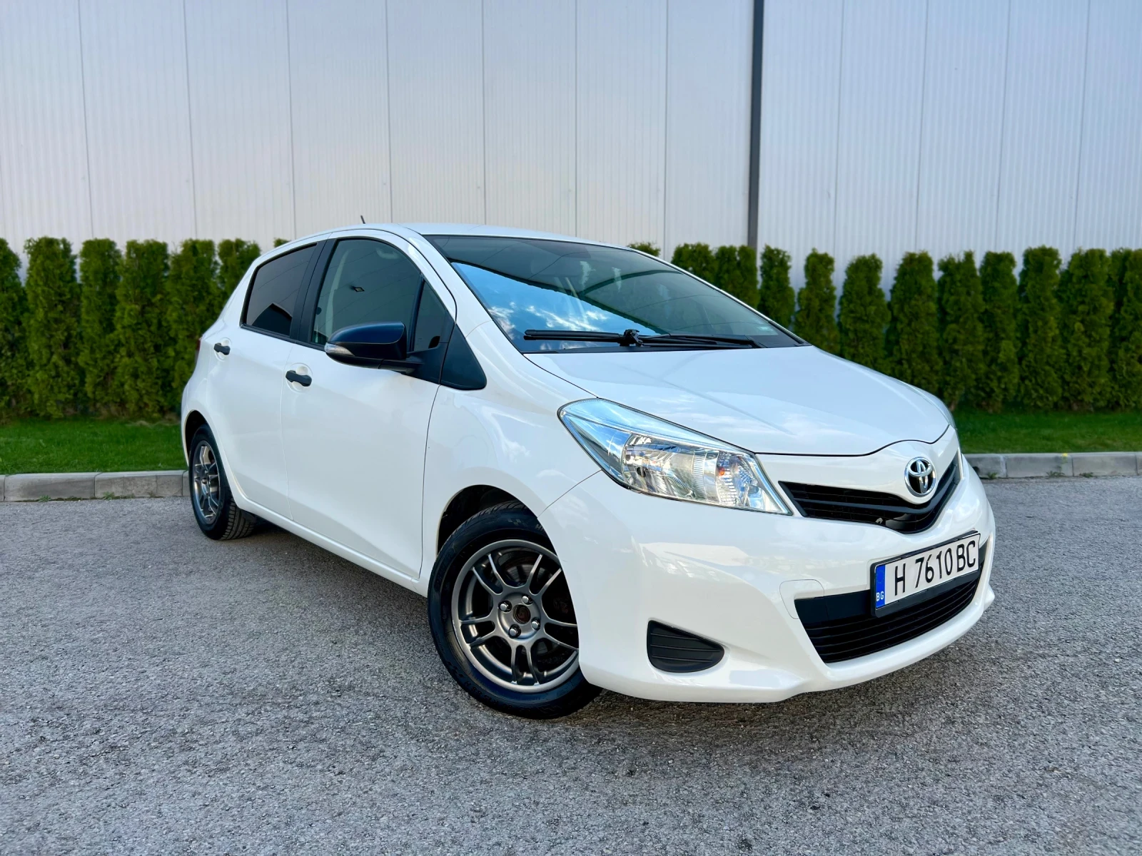 Toyota Yaris 1.3 VVT-i | 2012 г. | Бензин | Икономична