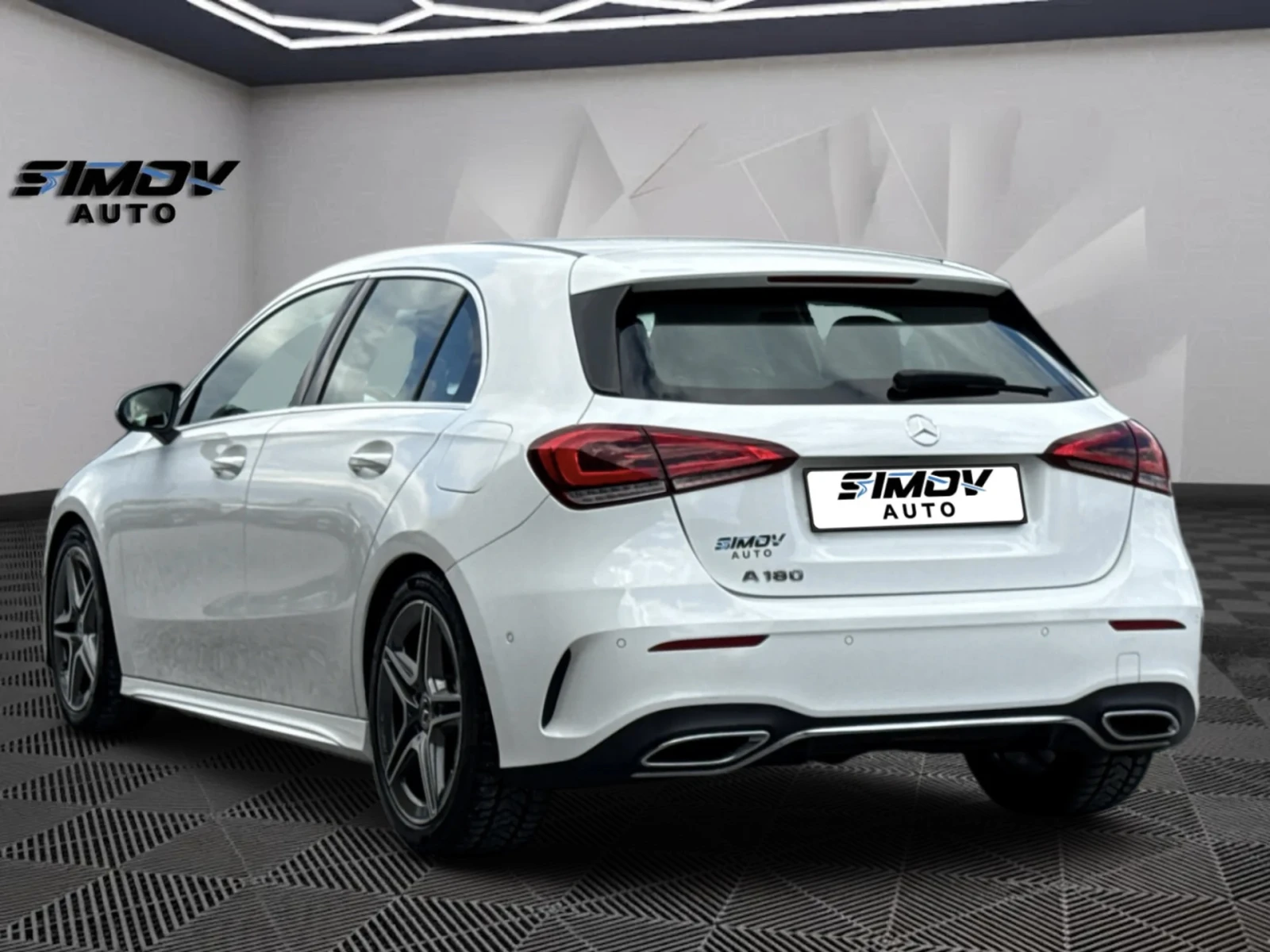 Mercedes-Benz A 180 AMG-PACKET ДИСТРОНИК НАВИГАЦИЯ КОЖА ПОДГРЕВ , снимка 4 - Автомобили и джипове - 54149576