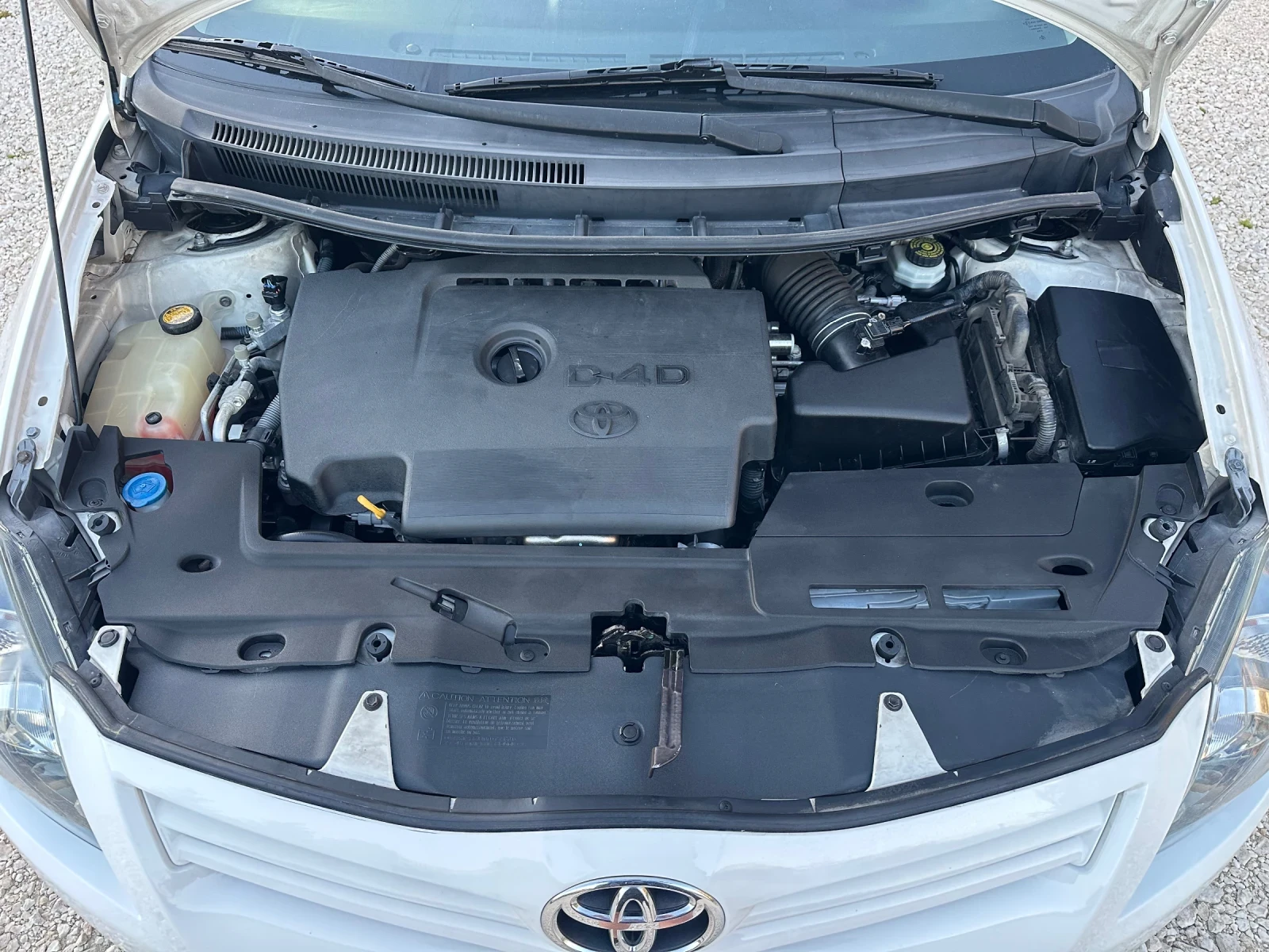 Toyota Auris 2.0D4D//126KS//FACELIFT//NAVI//2011G, снимка 17 - Автомобили и джипове - 54346972