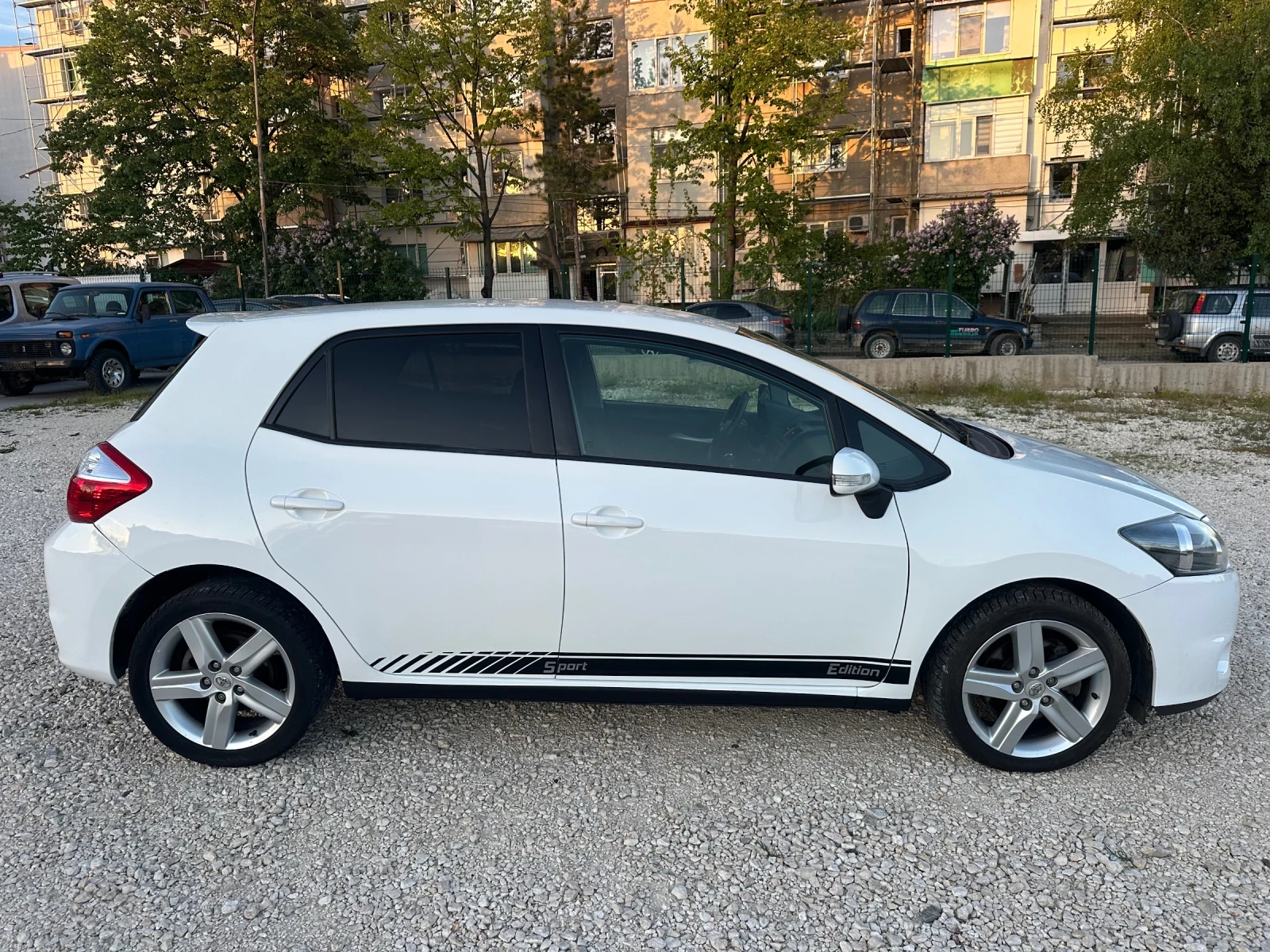 Toyota Auris 2.0D4D//126KS//FACELIFT//NAVI//2011G, снимка 6 - Автомобили и джипове - 54346972