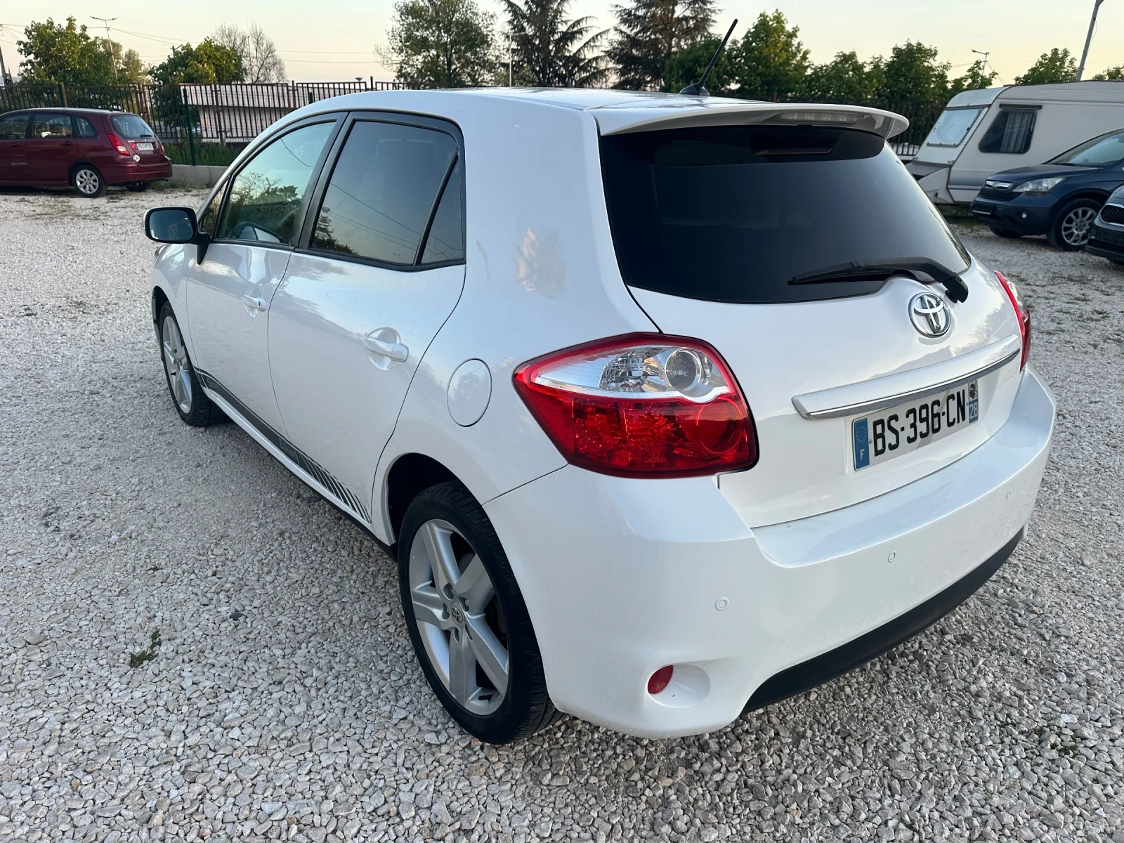 Toyota Auris 2.0D4D//126KS//FACELIFT//NAVI//2011G, снимка 3 - Автомобили и джипове - 54346972