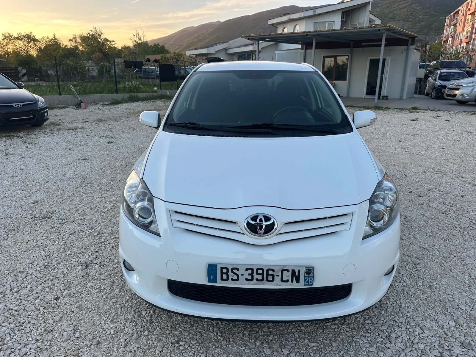 Toyota Auris 2.0D4D//126KS//FACELIFT//NAVI//2011G, снимка 8 - Автомобили и джипове - 54346972