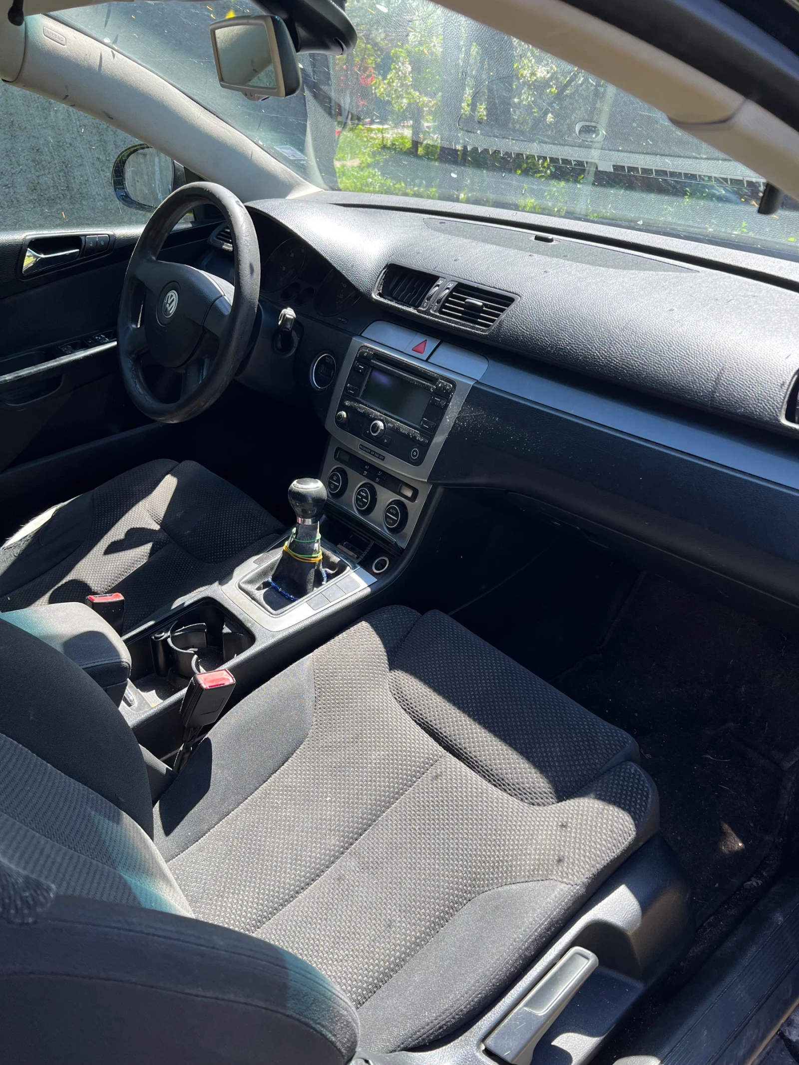 VW Passat 1.9 TDI B6, снимка 10 - Автомобили и джипове - 54514705