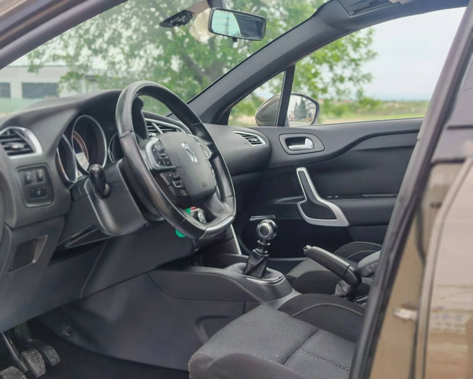 Citroen DS4 1.6 110 К.С. ДИЗЕЛ! МНОГО ЗАПАЗЕНА! , снимка 8 - Автомобили и джипове - 54646034