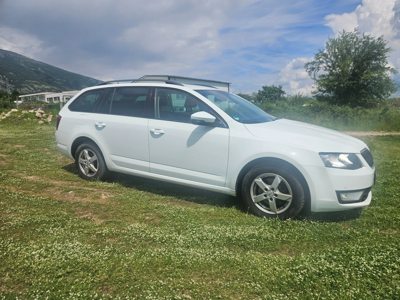 Skoda Octavia 2.0TDI Автоматик, снимка 7 - Автомобили и джипове - 54786040