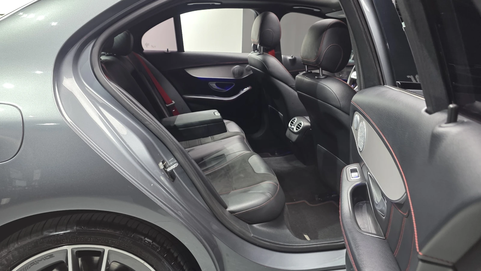 Mercedes-Benz C 43 AMG 4MATIC/HUD/DISTRONIC/ПОДГРЕВ/PANO, снимка 9 - Автомобили и джипове - 54911016