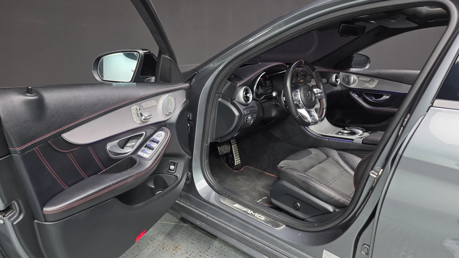 Mercedes-Benz C 43 AMG 4MATIC/HUD/DISTRONIC/ПОДГРЕВ/PANO, снимка 8 - Автомобили и джипове - 54911016