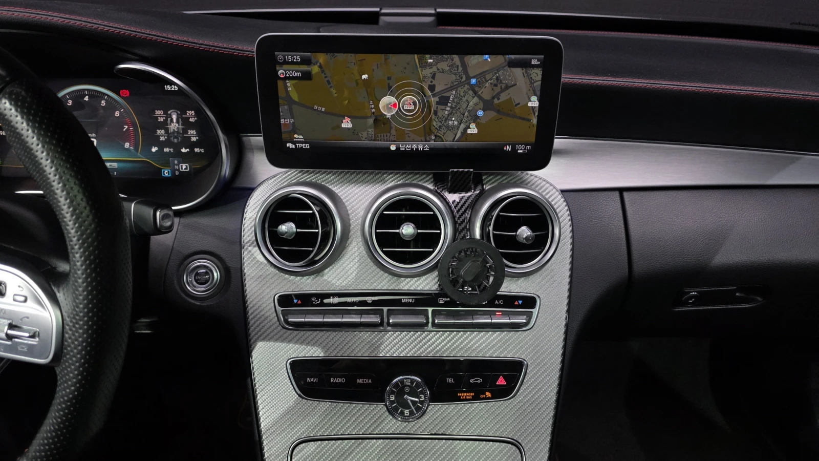 Mercedes-Benz C 43 AMG 4MATIC/HUD/DISTRONIC/ПОДГРЕВ/PANO, снимка 11 - Автомобили и джипове - 54911016