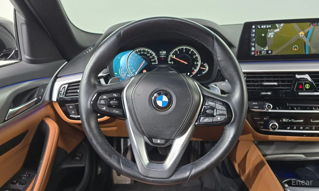 BMW 530 M* SPORT* ОБДУХВАНЕ* ДИСТРОНИК* ХЕДЪП* , снимка 7 - Автомобили и джипове - 55467154