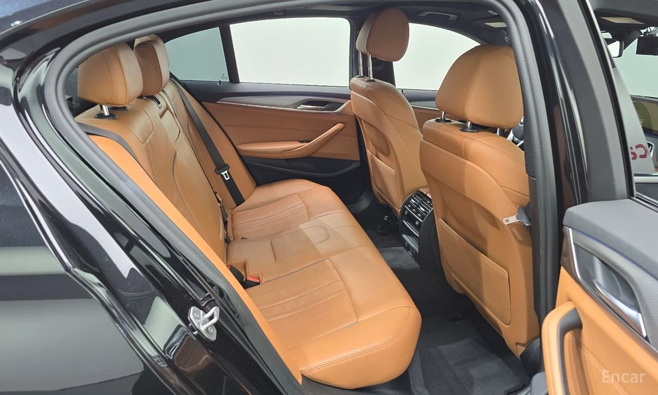 BMW 530 M* SPORT* ОБДУХВАНЕ* ДИСТРОНИК* ХЕДЪП* , снимка 15 - Автомобили и джипове - 55467154