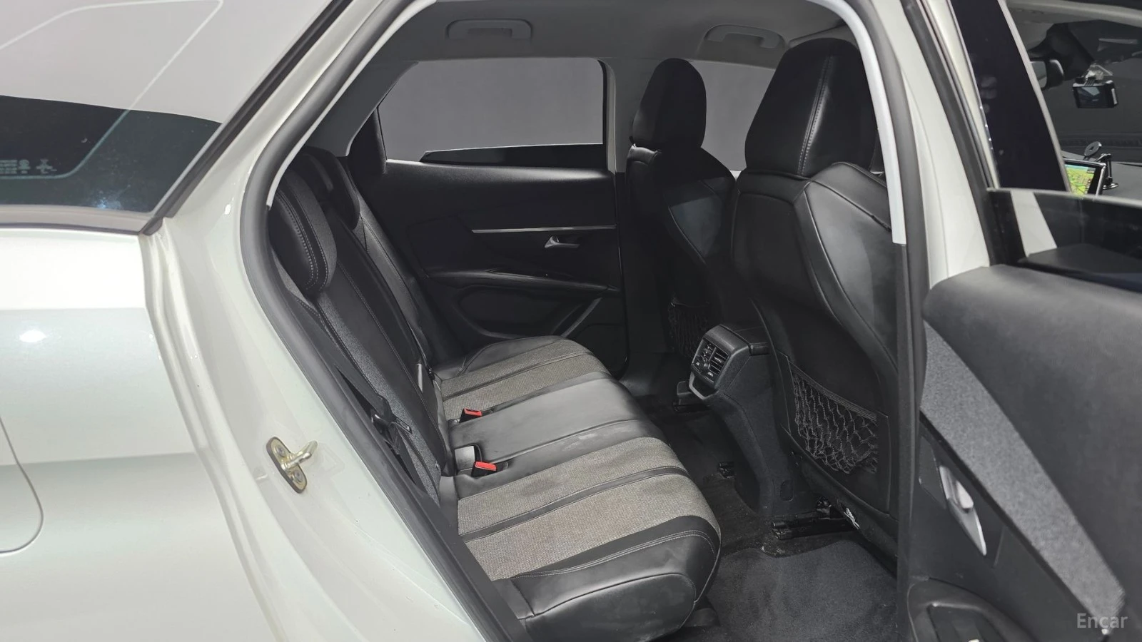 Peugeot 3008 * ПАНО* KEYLESS* Camera* ПОДГРЕВ* , снимка 11 - Автомобили и джипове - 55570580