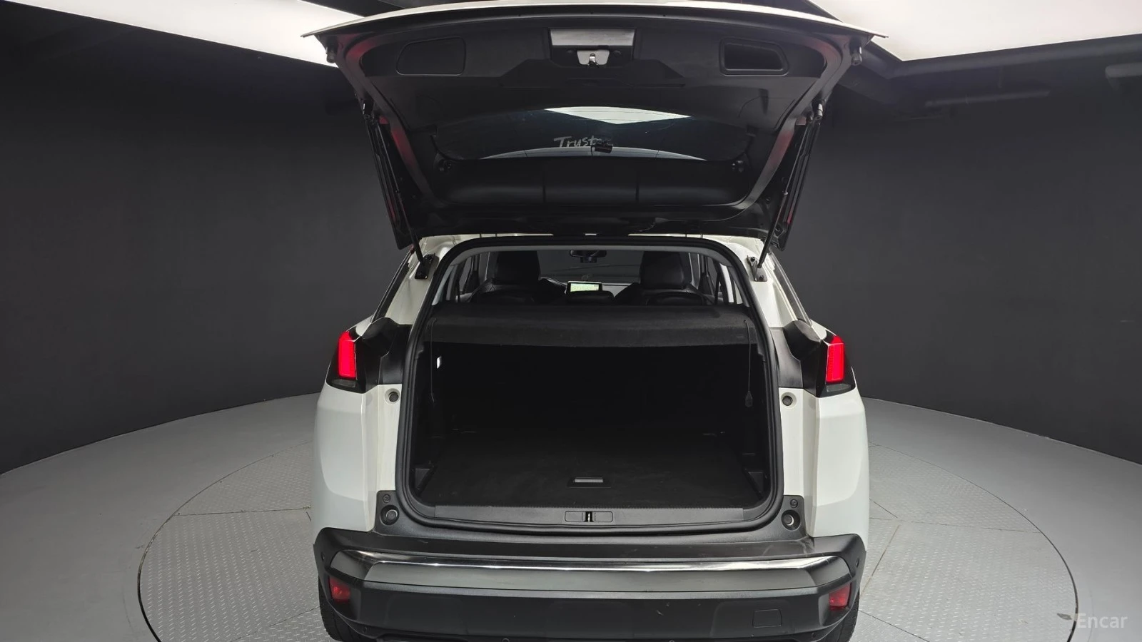 Peugeot 3008 * ПАНО* KEYLESS* Camera* ПОДГРЕВ* , снимка 17 - Автомобили и джипове - 55570580