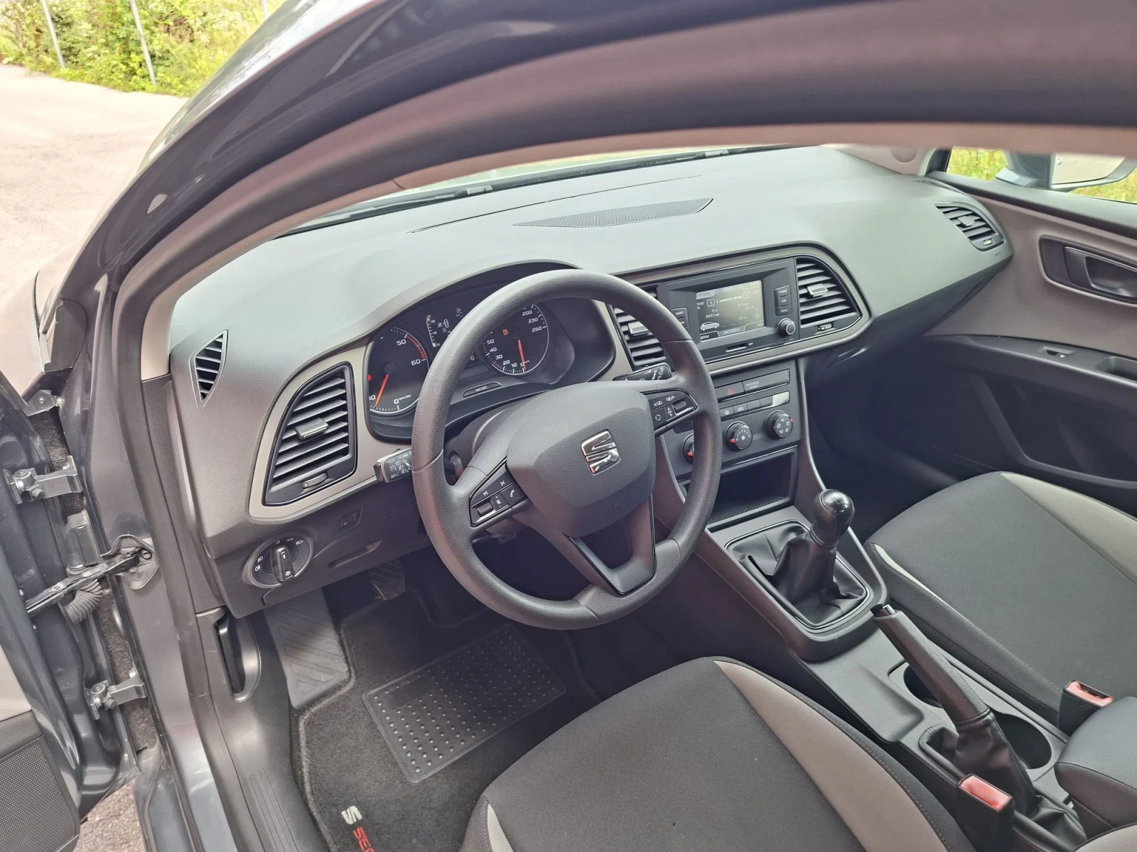 Seat Leon 1.6 дизел, 105кс ТОП , снимка 8 - Автомобили и джипове - 55688485