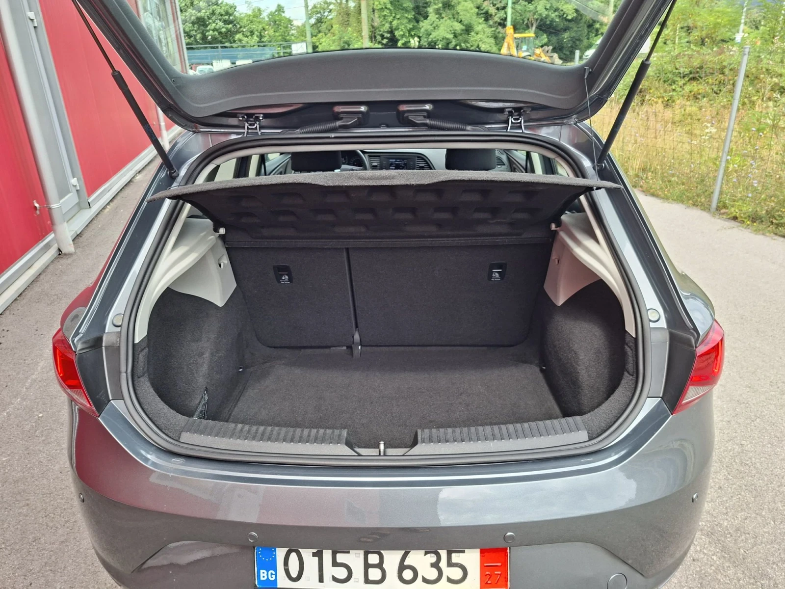 Seat Leon 1.6 дизел, 105кс ТОП , снимка 10 - Автомобили и джипове - 55688485