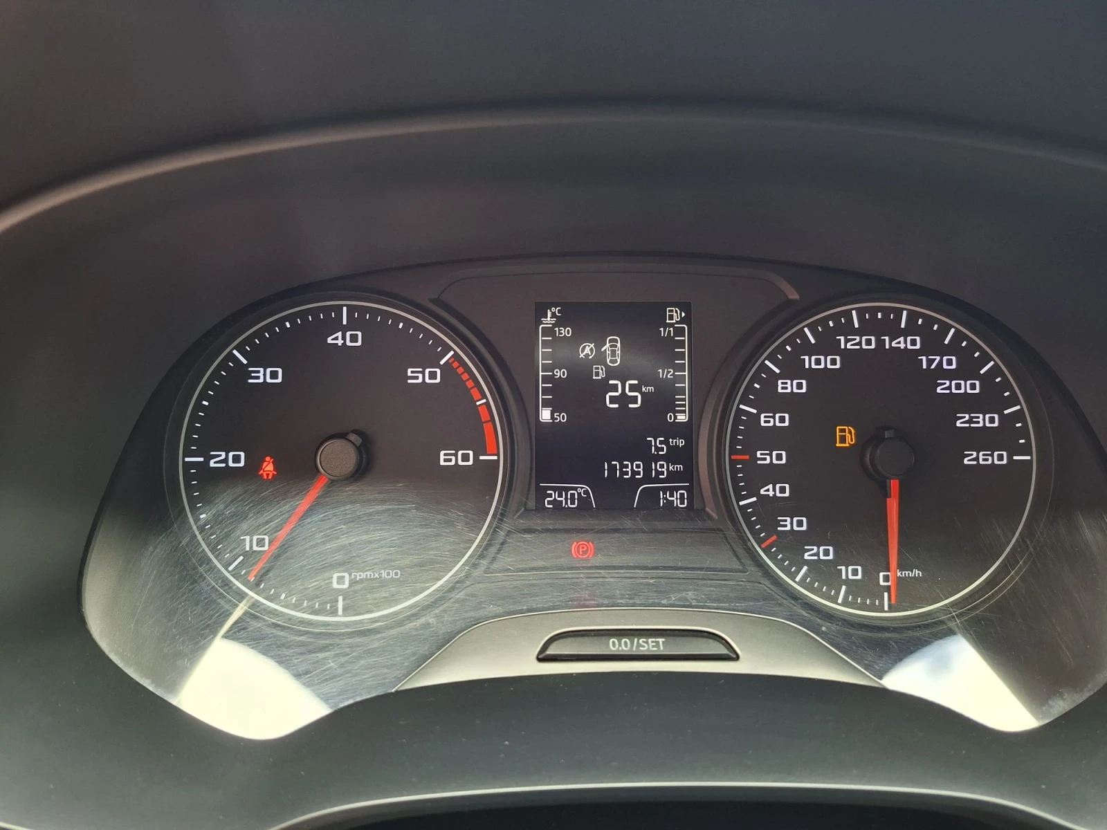 Seat Leon 1.6 дизел, 105кс ТОП , снимка 14 - Автомобили и джипове - 55688485