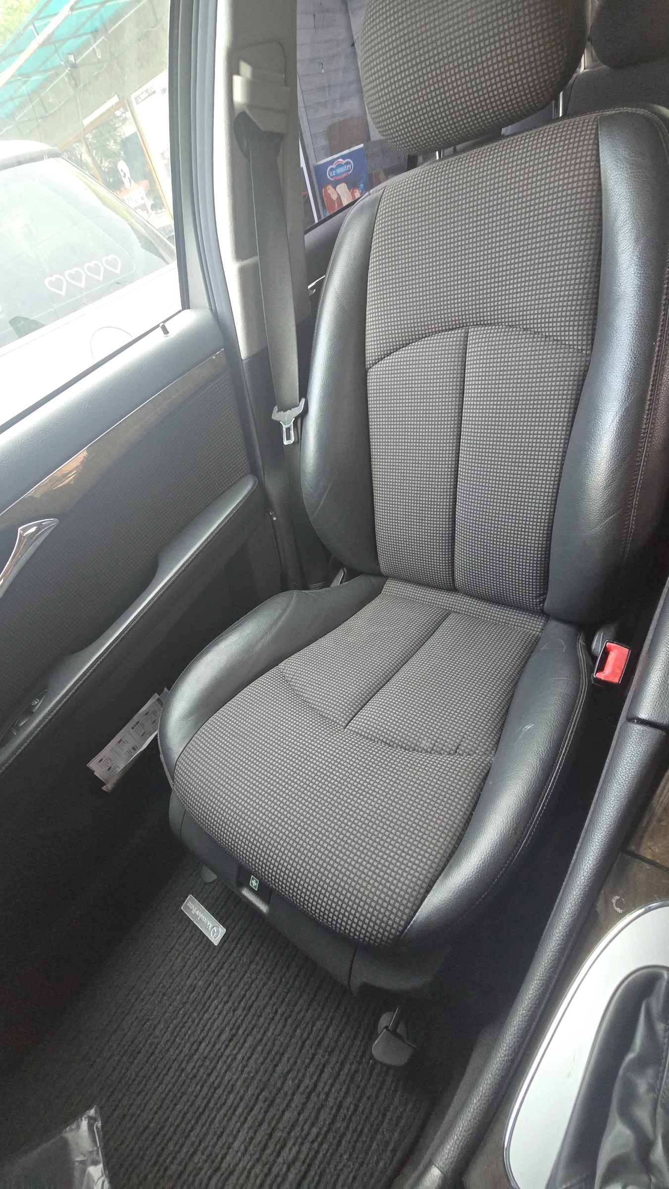 Mercedes-Benz E 320, снимка 13 - Автомобили и джипове - 55791228