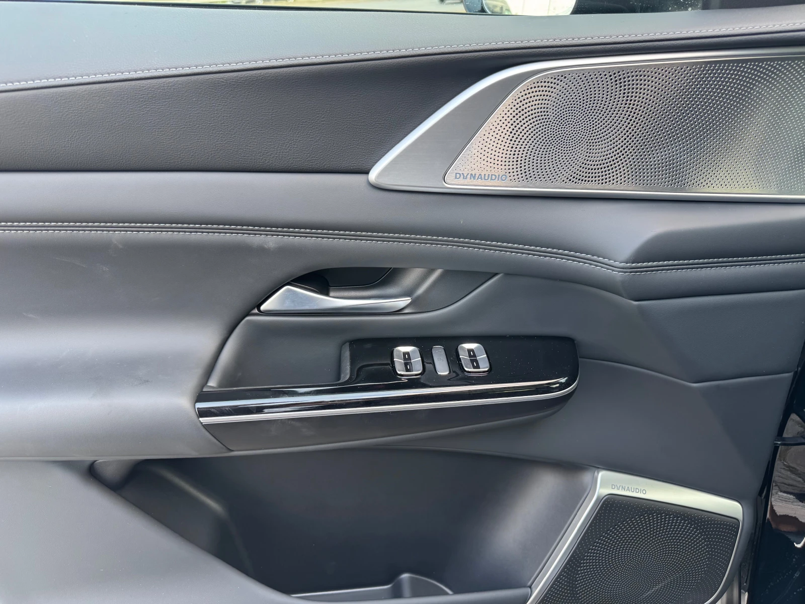 Xpeng G9 AWD Performace BLACK EDITION, снимка 16 - Автомобили и джипове - 56020430