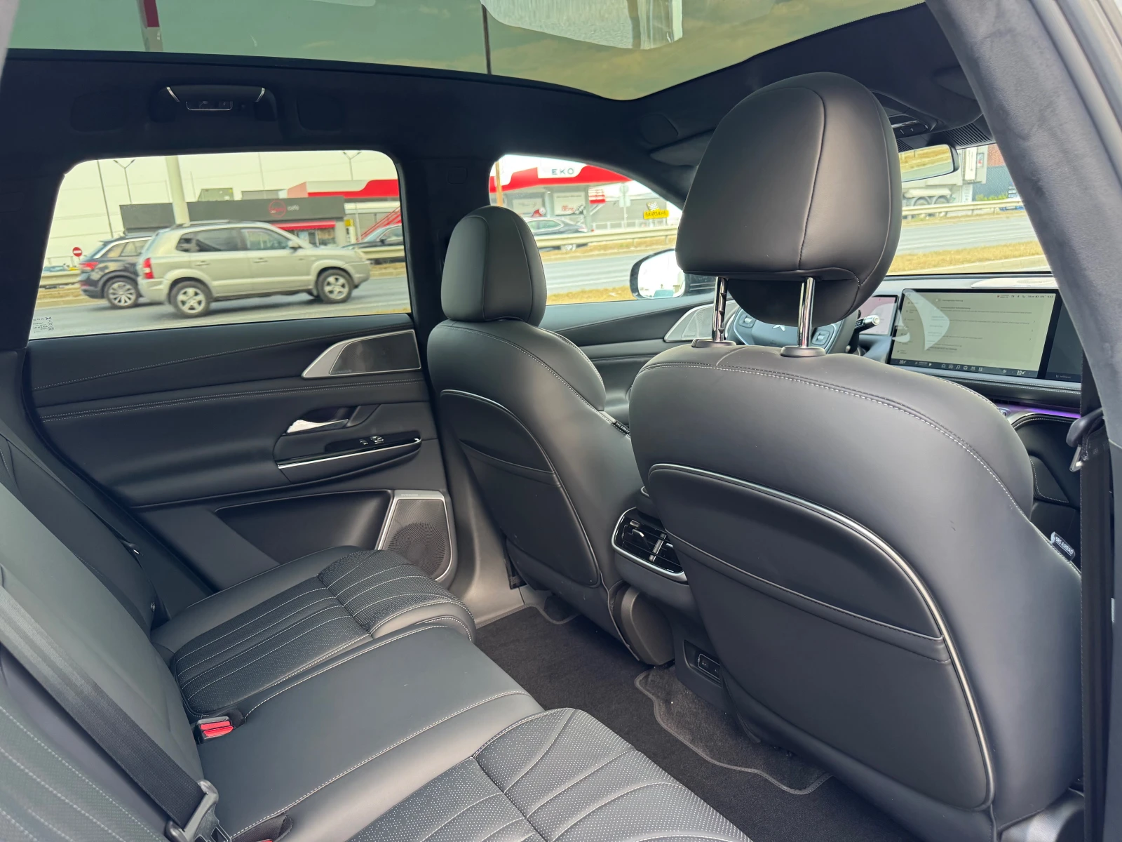 Xpeng G9 AWD Performace BLACK EDITION, снимка 9 - Автомобили и джипове - 56020430