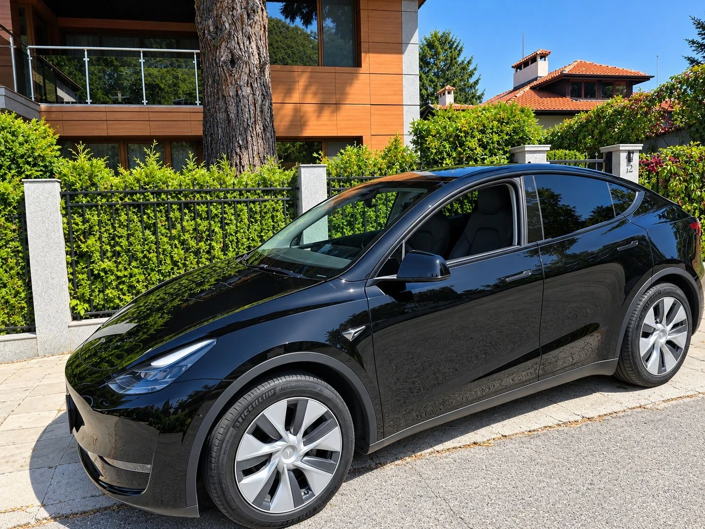 Tesla Model Y, снимка 3 - Автомобили и джипове - 56058385
