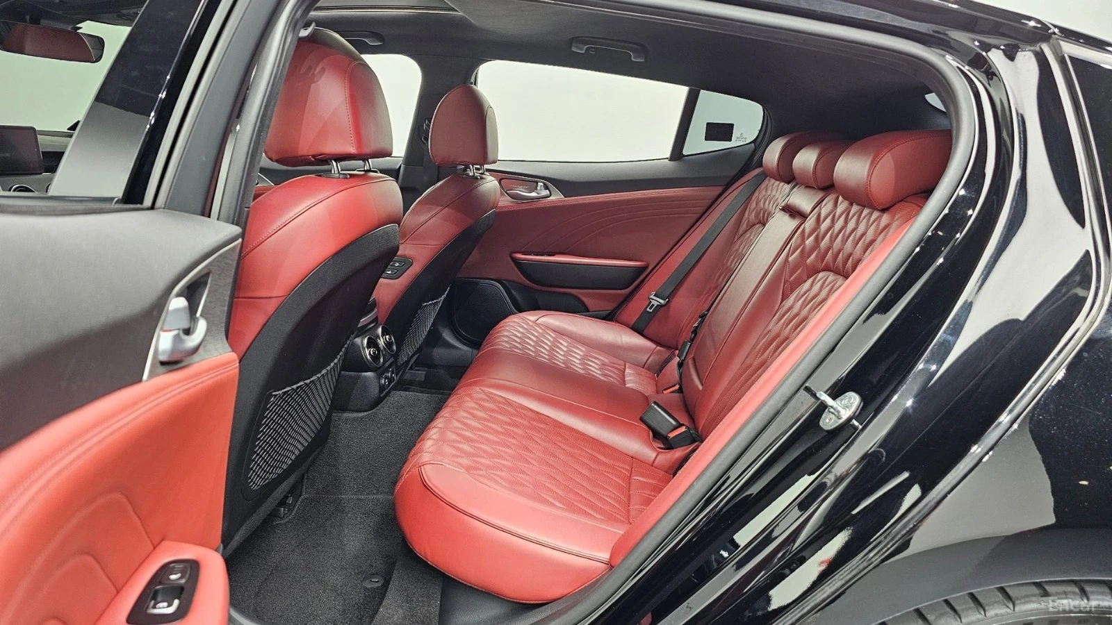 Kia Stinger MEISTER 3.3 GT AWD - DISTRONIC - HUD - 360 - ПАНО, снимка 11 - Автомобили и джипове - 56114030