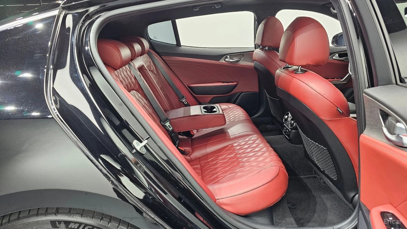 Kia Stinger MEISTER 3.3 GT AWD - DISTRONIC - HUD - 360 - ПАНО, снимка 12 - Автомобили и джипове - 56114030