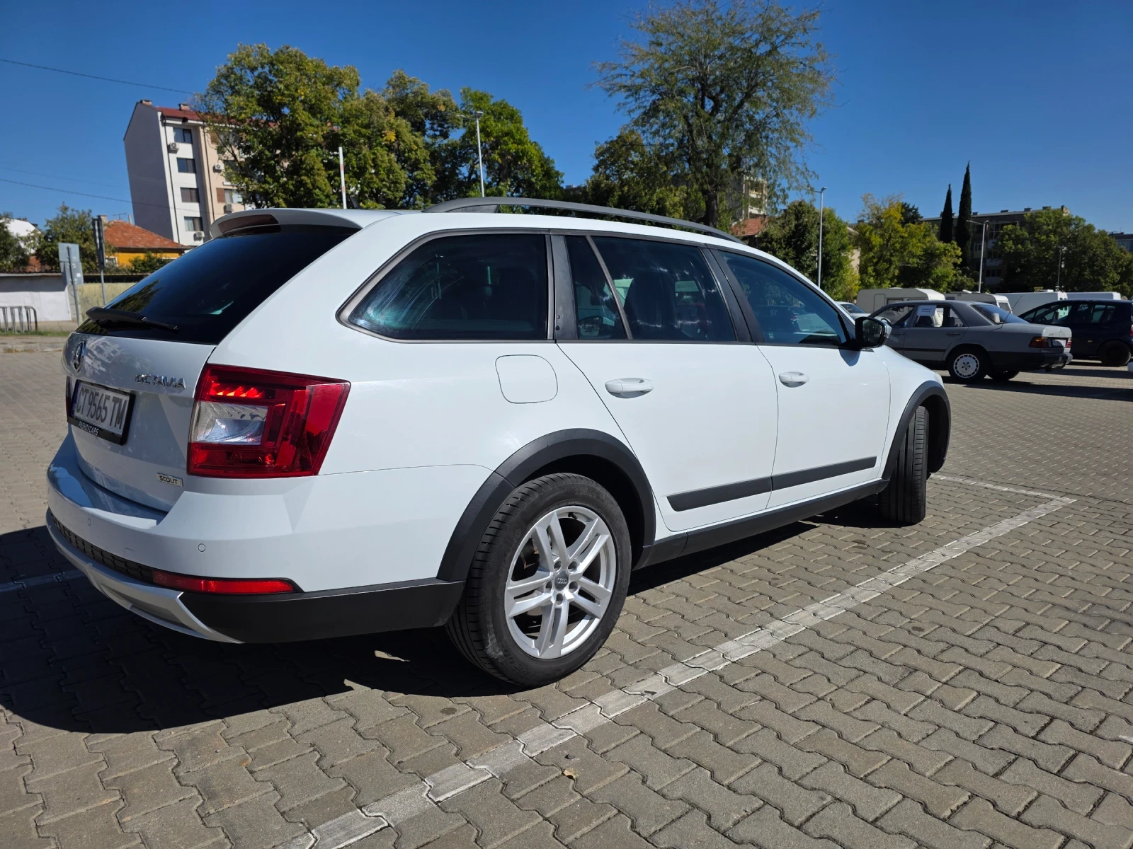 Skoda Octavia Scout, снимка 3 - Автомобили и джипове - 56535412