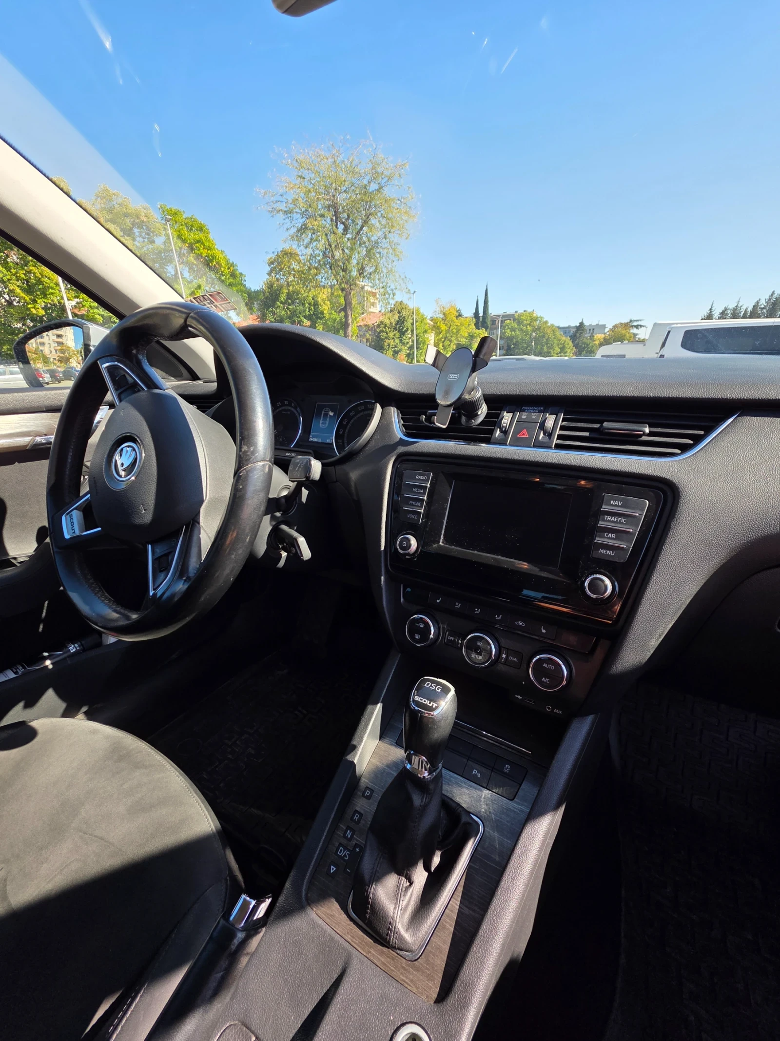 Skoda Octavia Scout, снимка 9 - Автомобили и джипове - 56535412