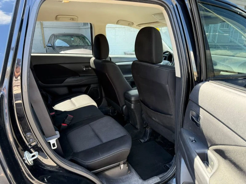 Mitsubishi Outlander ES S-AWC* ПОДГРЕВ* КАМЕРА, снимка 13 - Автомобили и джипове - 52645319