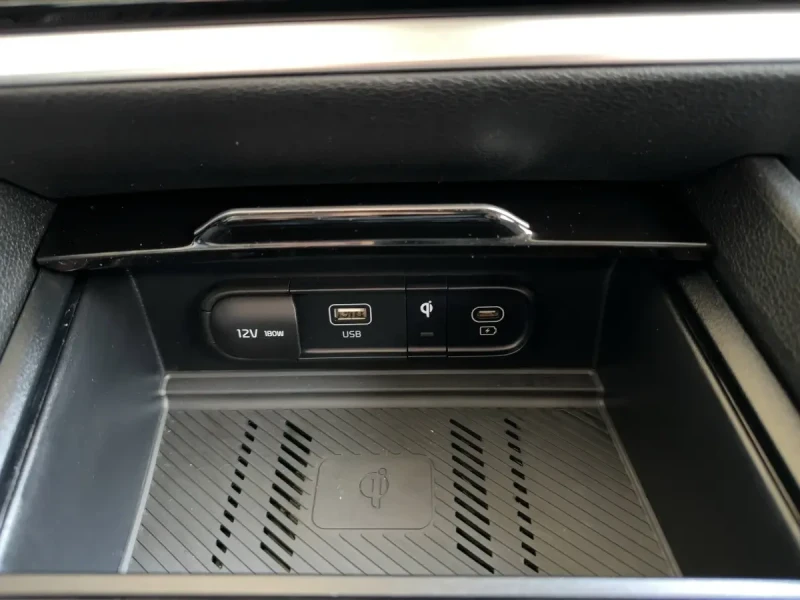 Kia Sportage Spirit 1.6T LED+ 360 + Glasdach+ Navi, снимка 11 - Автомобили и джипове - 53430348