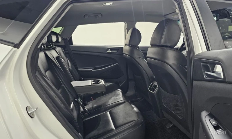 Hyundai Tucson, снимка 12 - Автомобили и джипове - 53439765