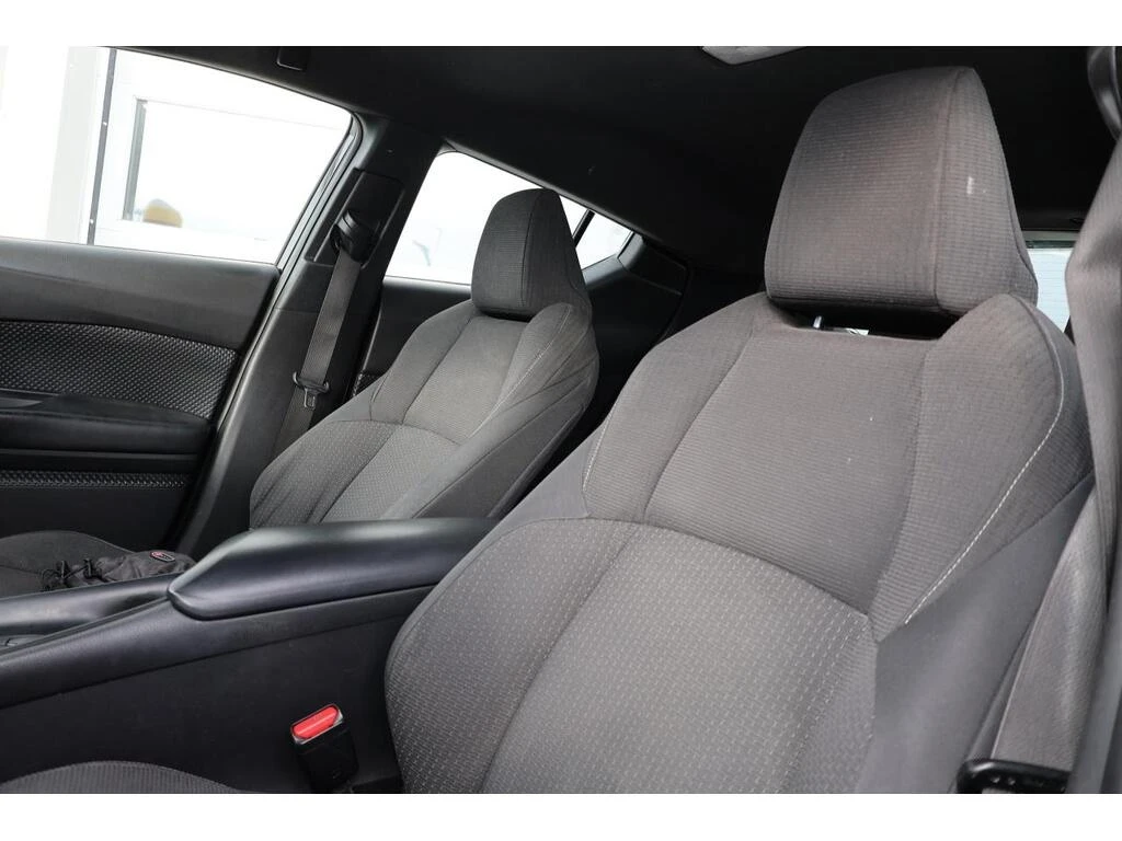 Toyota C-HR * XLE CAMERA| HEATED SEAT| BLUETOOTH| ALLOYS * CAR - изображение 9