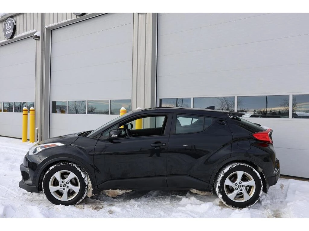 Toyota C-HR * XLE CAMERA| HEATED SEAT| BLUETOOTH| ALLOYS * CAR - изображение 3