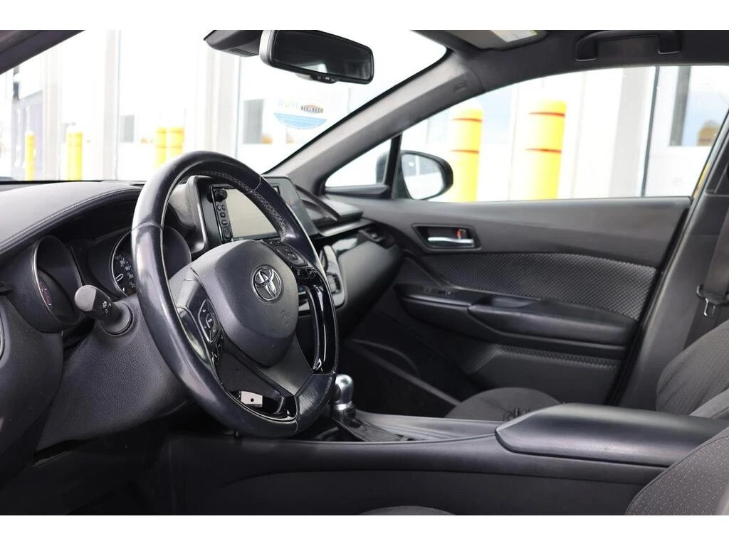 Toyota C-HR * XLE CAMERA| HEATED SEAT| BLUETOOTH| ALLOYS * CAR - изображение 8