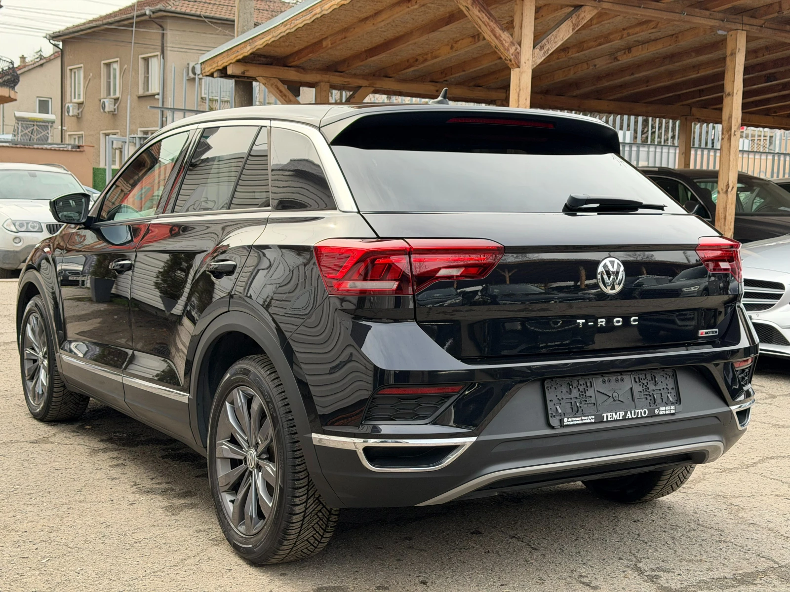 VW T-Roc 2.0TDI* 4x4* 150кс* СЕРВИЗНА КНИЖКА С ПЪЛНА ИС-Я В, снимка 7 - Автомобили и джипове - 53902596