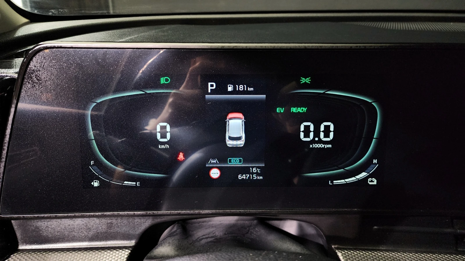Kia Sportage 5th Generation Hybrid| Accident Free, снимка 8 - Автомобили и джипове - 54644064