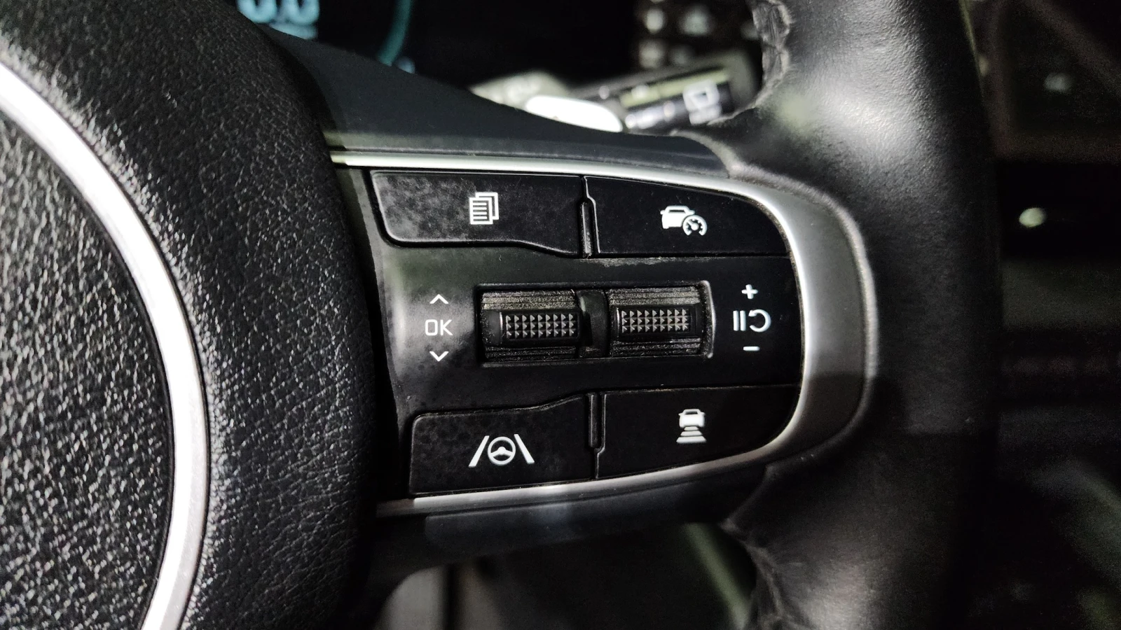 Kia Sportage 5th Generation Hybrid| Accident Free, снимка 11 - Автомобили и джипове - 54644064