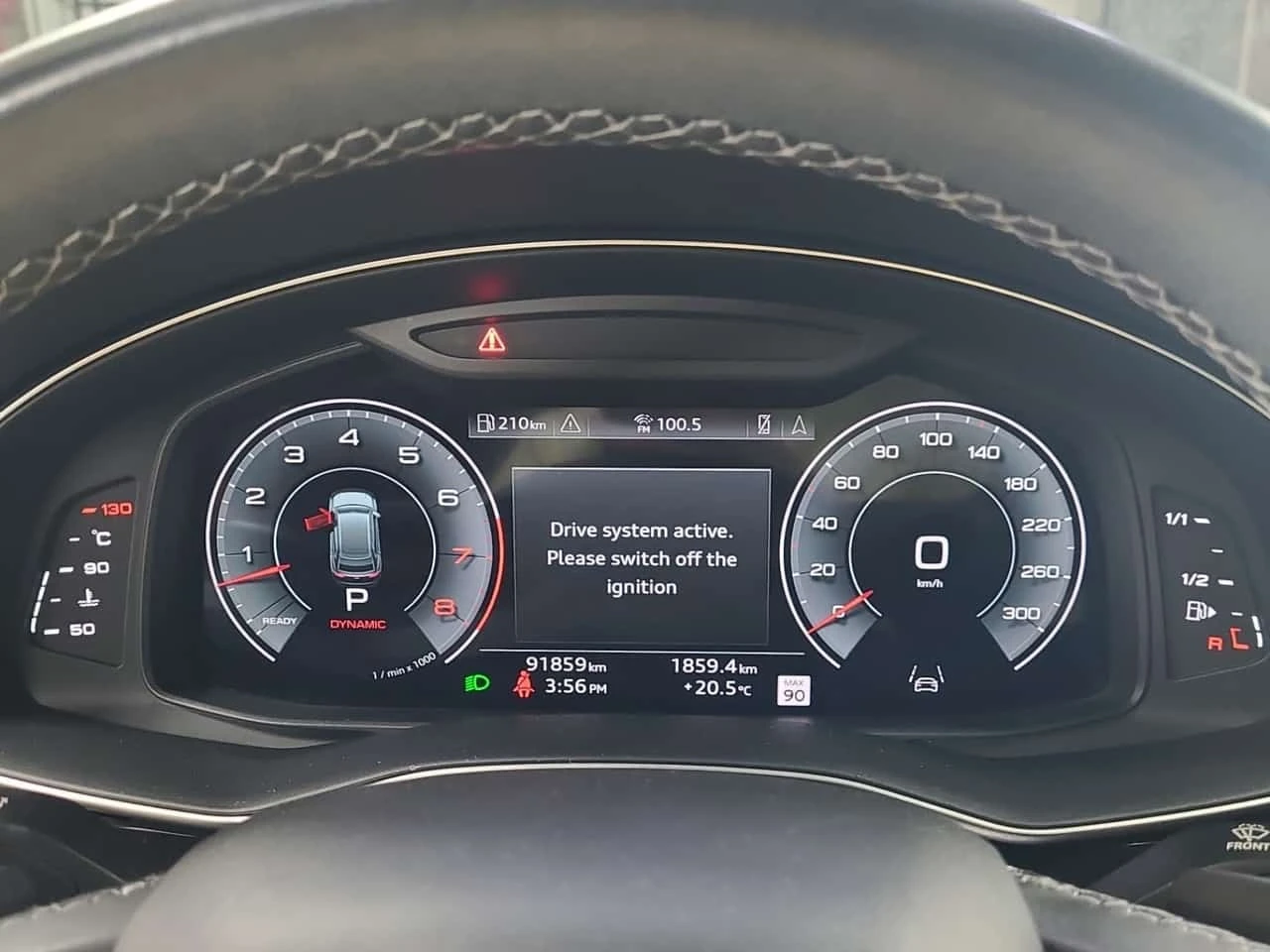 Audi Q8 * 55 Tfsi Quattro Progressiv * CARFAX * , снимка 9 - Автомобили и джипове - 56682778