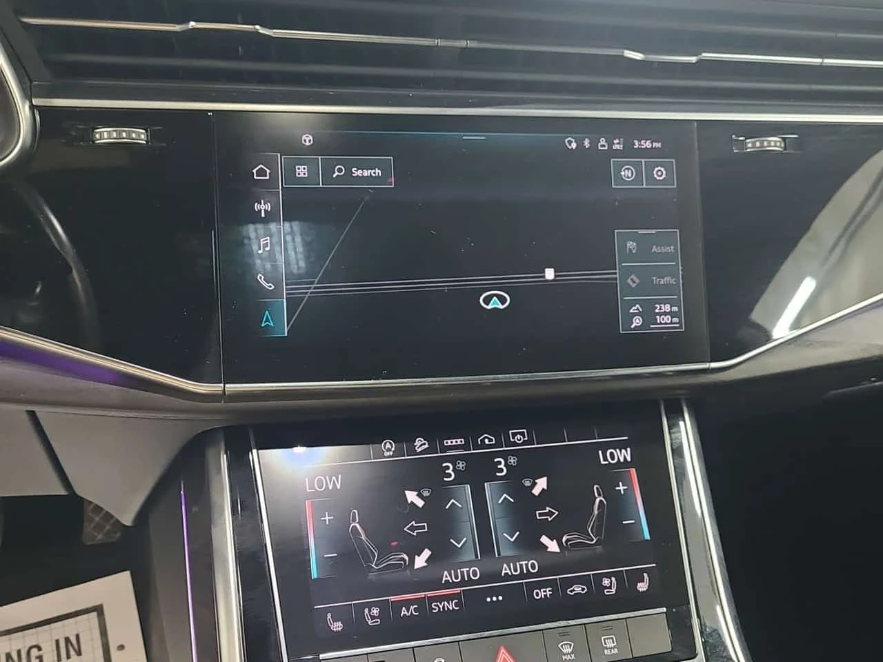 Audi Q8 * 55 Tfsi Quattro Progressiv * CARFAX * , снимка 10 - Автомобили и джипове - 56682778