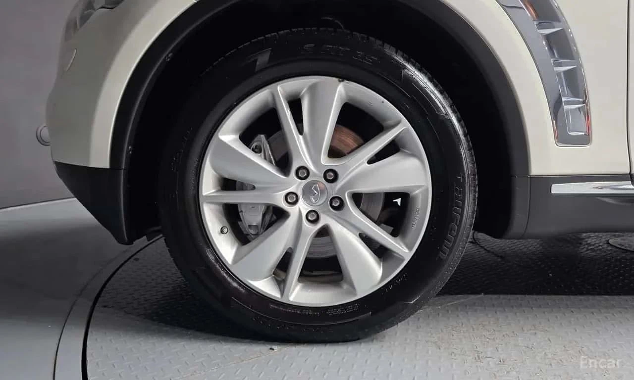 Infiniti QX70, снимка 5 - Автомобили и джипове - 56723499