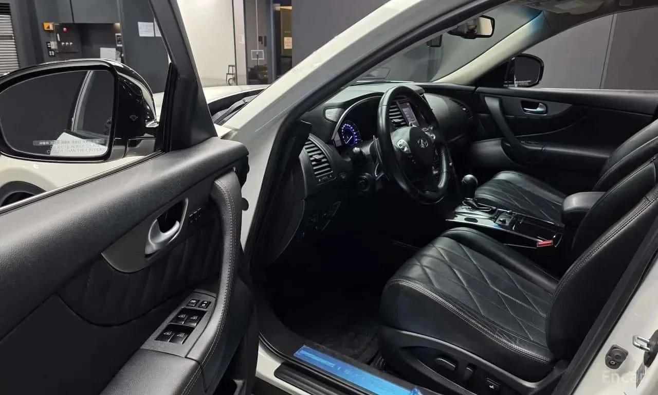 Infiniti QX70, снимка 6 - Автомобили и джипове - 56723499