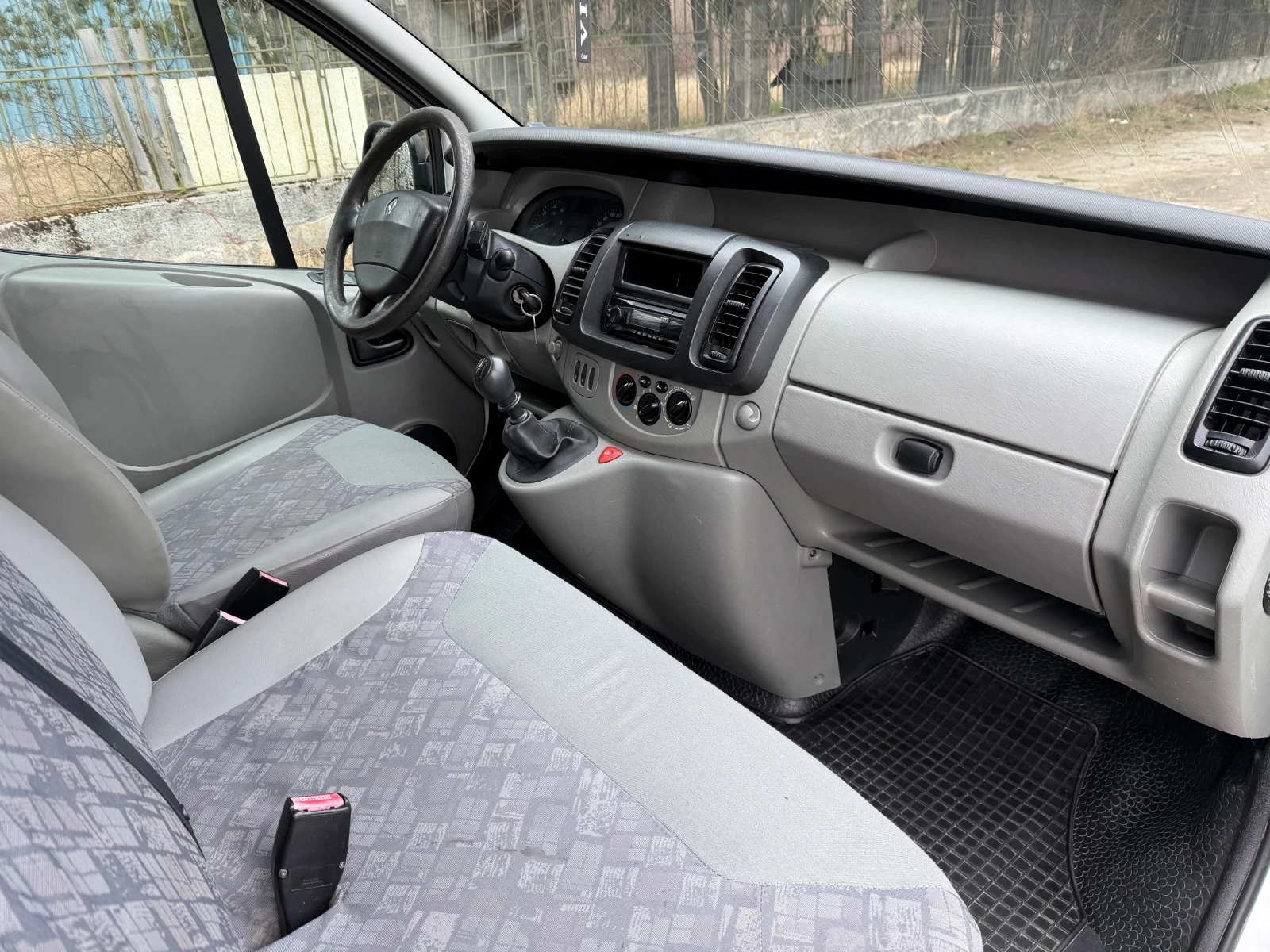 Renault Trafic 1.9DCI, снимка 13 - Бусове и автобуси - 54247227