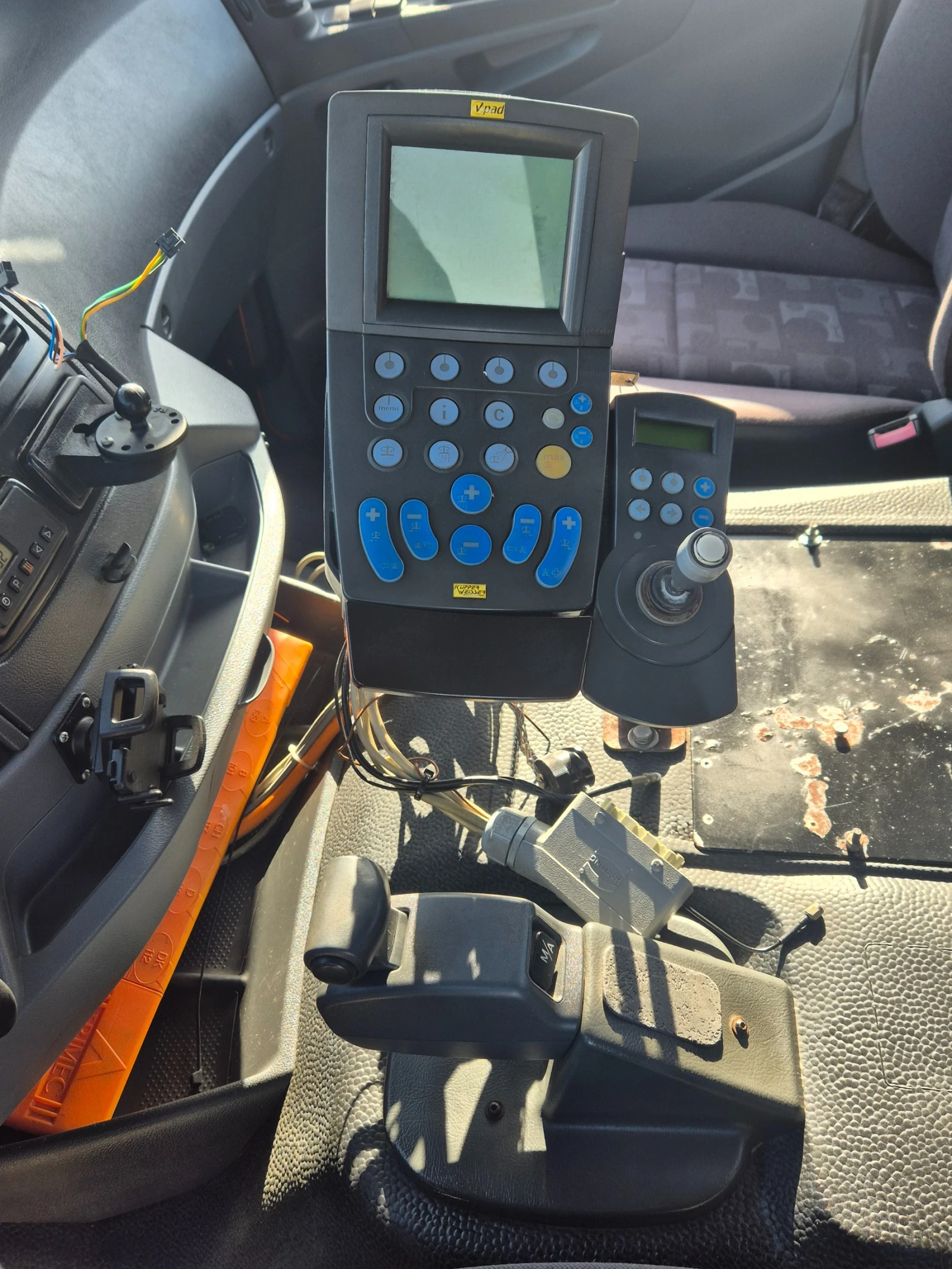 Mercedes-Benz 1824 AXOR 1824  | Mobile.bg   13