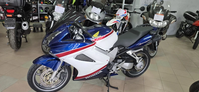 Honda Vfr 800 V-TEC ! Лизинг !, снимка 7 - Мотоциклети и мототехника - 52134781